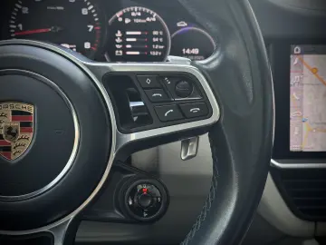 Cayenne Coupe Sport-Chrono LED PANO BOSE KAMERA