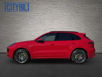 Cayenne e-Hybrid SportDesign - Carmine Red - Pan