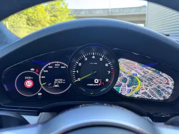 Cayenne e-Hybrid SportDesign - Carmine Red - Pan