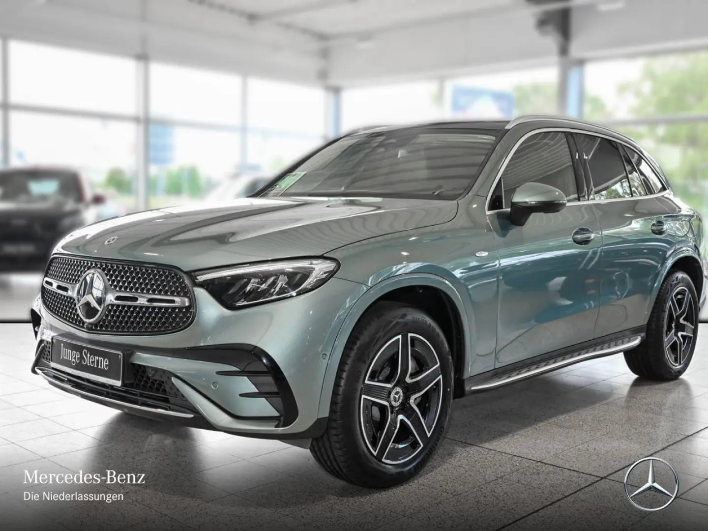 GLC 300 e 4M AMG AHK PANO Distron MEMORY Trittbr
