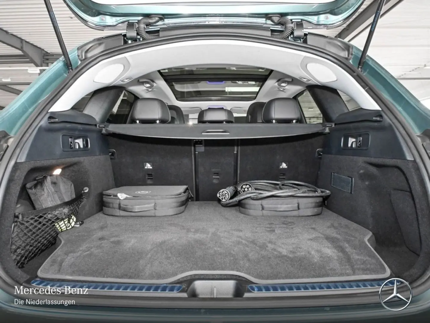 GLC 300 e 4M AMG AHK PANO Distron MEMORY Trittbr