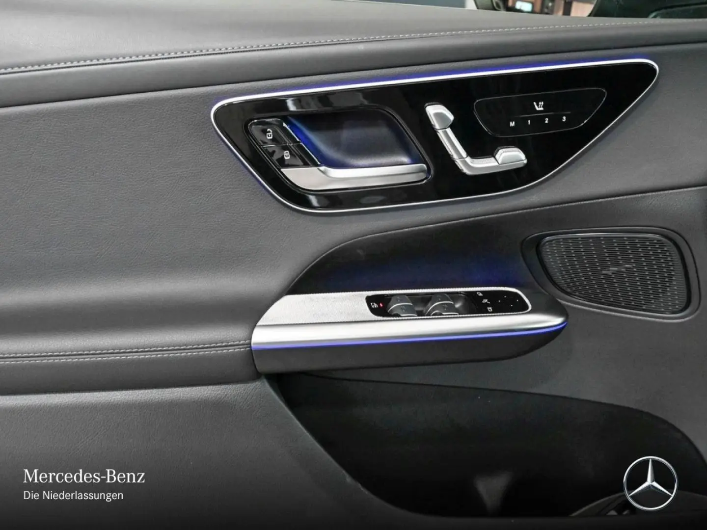 GLC 300 e 4M AMG AHK PANO Distron MEMORY Trittbr