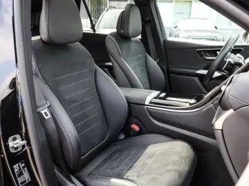 GLC 300 4M AMG-Sport LED Cam Pano AHK Stdhz 19'