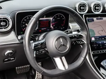 GLC 300 4M AMG-Sport LED Cam Pano AHK Stdhz 19'