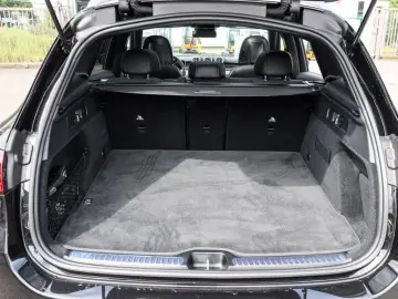 GLC 300 4M AMG-Sport LED Cam Pano AHK Stdhz 19'