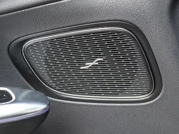 GLC 300 4M AMG-Sport LED Cam Pano AHK Stdhz 19'