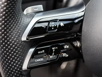 GLC 300 4M AMG-Sport LED Cam Pano AHK Stdhz 19'