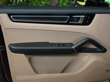Cayenne 3.0 BOSE 360 INNO AIR SOFT CLOSE