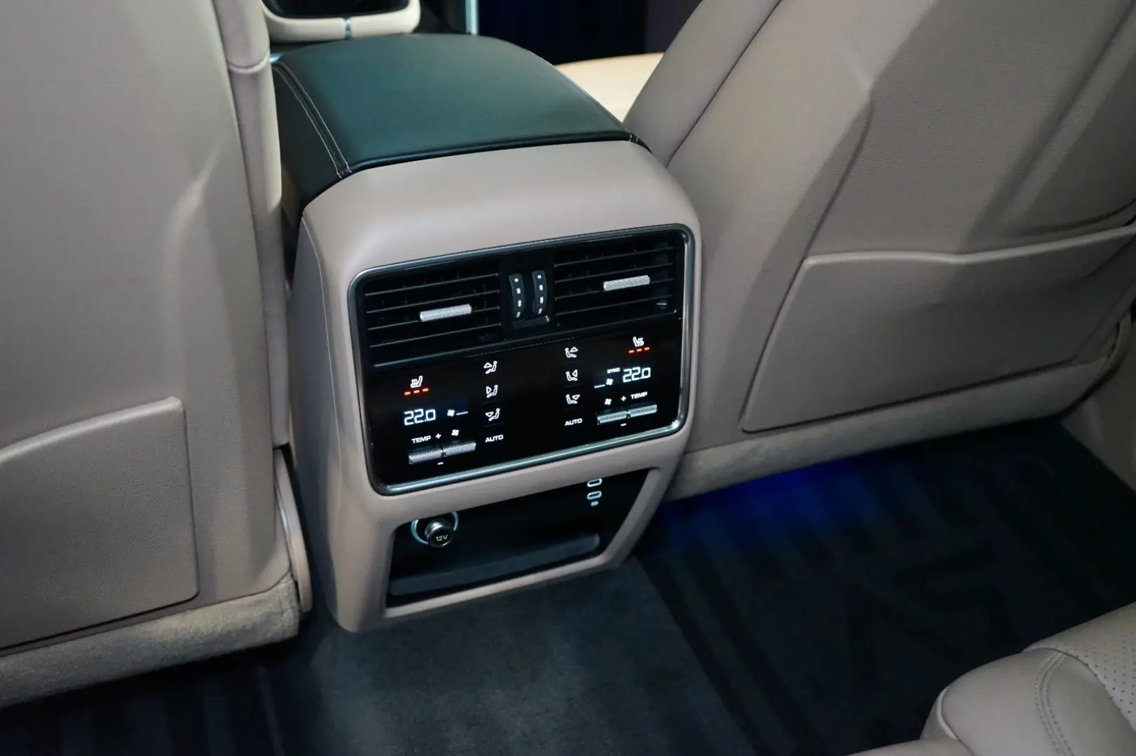 Cayenne 3.0 BOSE 360 INNO AIR SOFT CLOSE