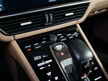 Cayenne 3.0 BOSE 360 INNO AIR SOFT CLOSE