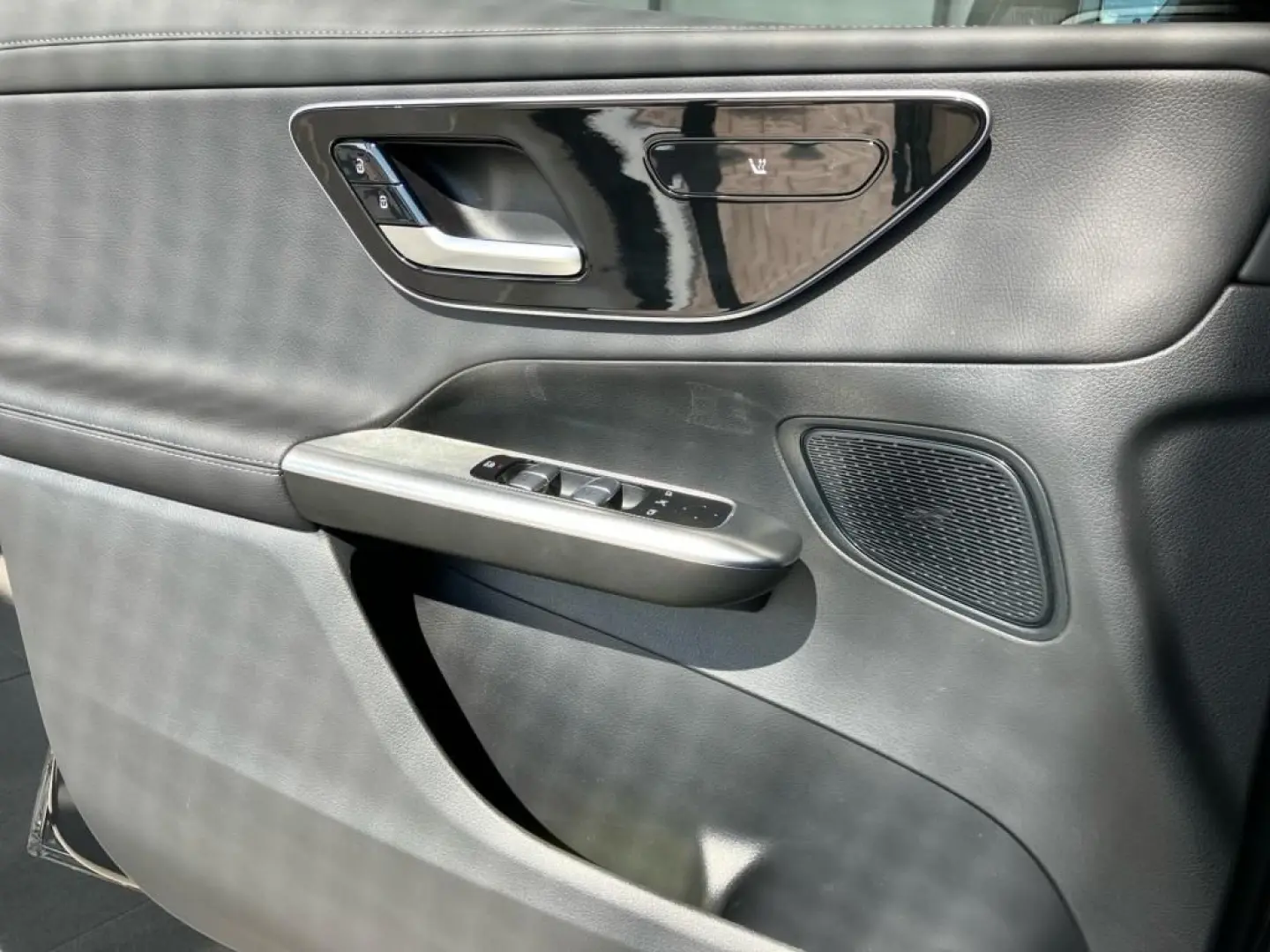 GLC 200 4M AMG-Line Night AHK DISTRONIC MBUX LED