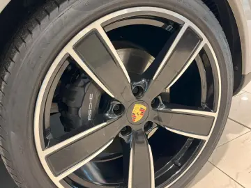 Cayenne E-Hybrid Platinum Edition Pano