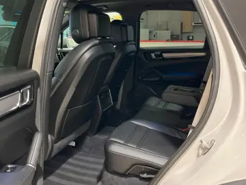 Cayenne E-Hybrid Platinum Edition Pano