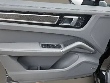 Cayenne Platinum Edition BOSE Sportabgasanlage