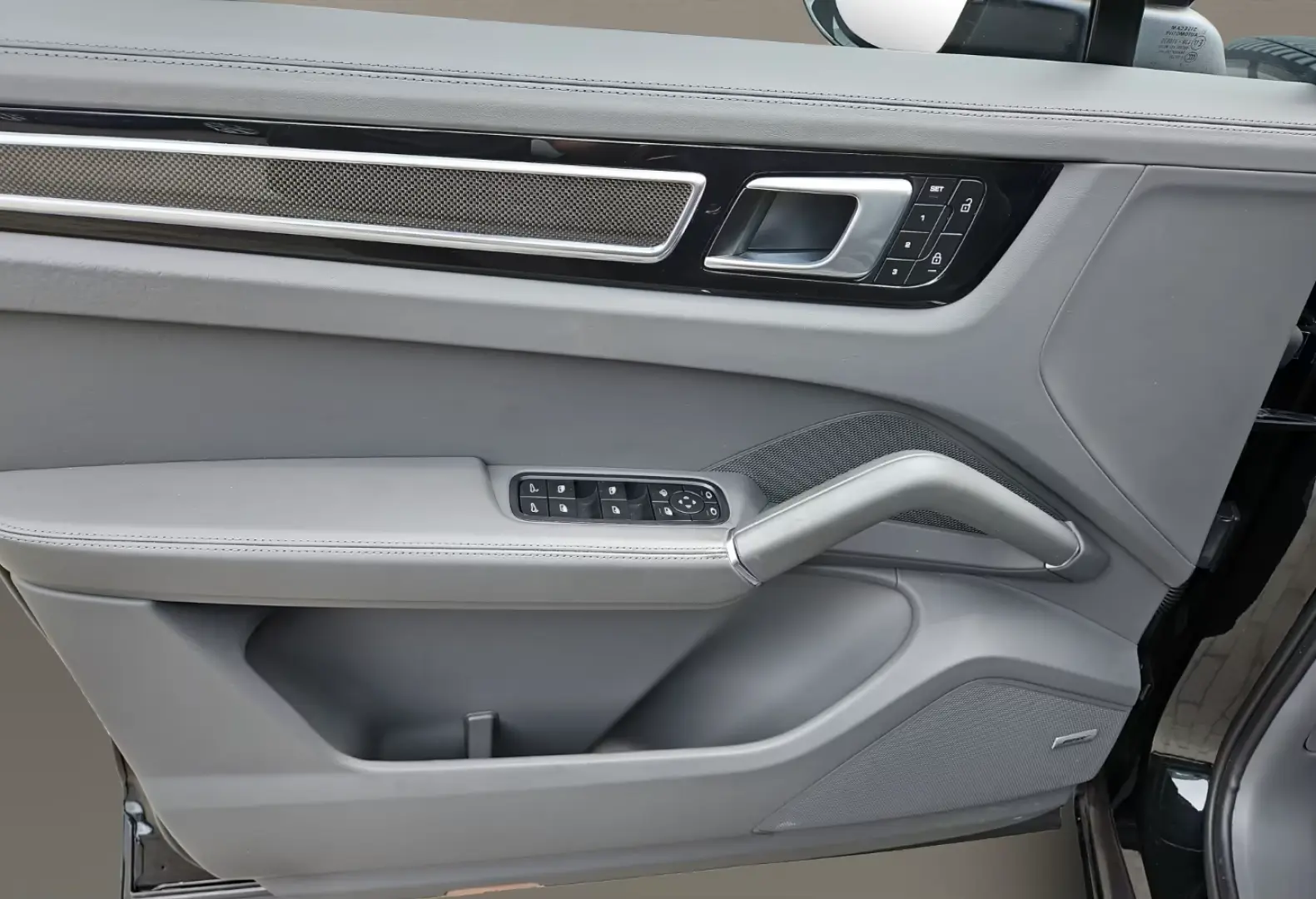 Cayenne Platinum Edition BOSE Sportabgasanlage