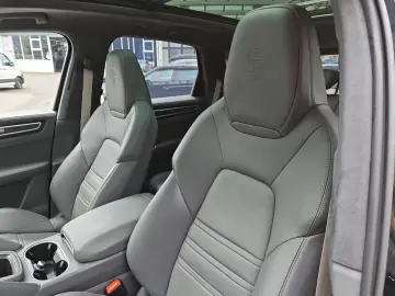 Cayenne Platinum Edition BOSE Sportabgasanlage