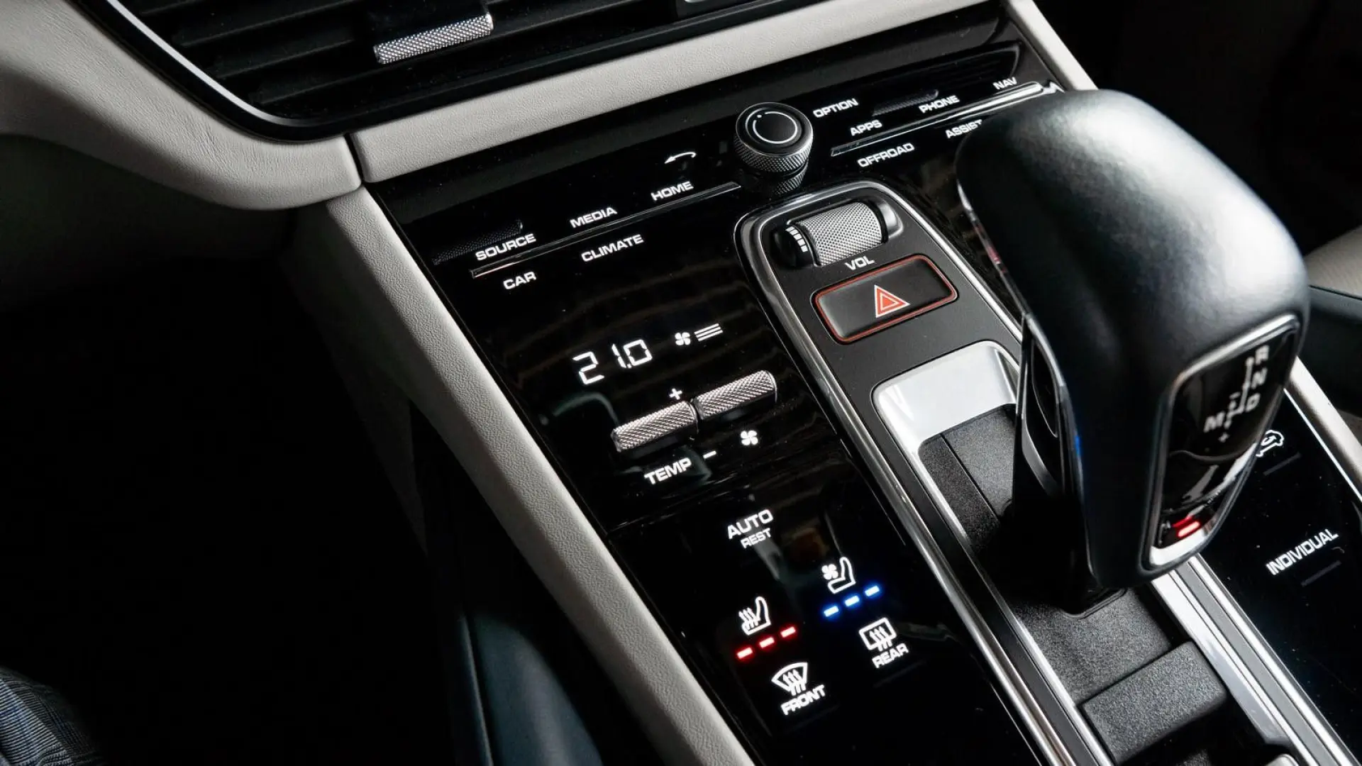 Cayenne Coupe PLATINUM EDITION KAM TOT BOSE