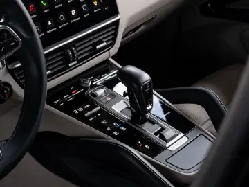 Cayenne Coupe PLATINUM EDITION KAM TOT BOSE