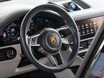 Cayenne Coupe PLATINUM EDITION KAM TOT BOSE