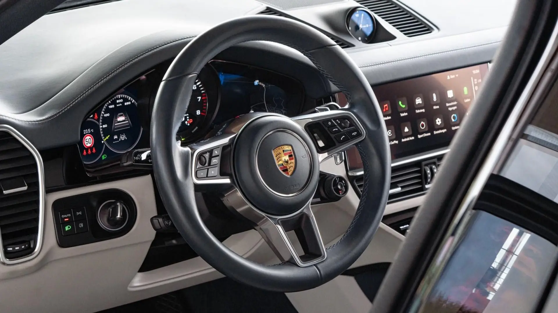 Cayenne Coupe PLATINUM EDITION KAM TOT BOSE