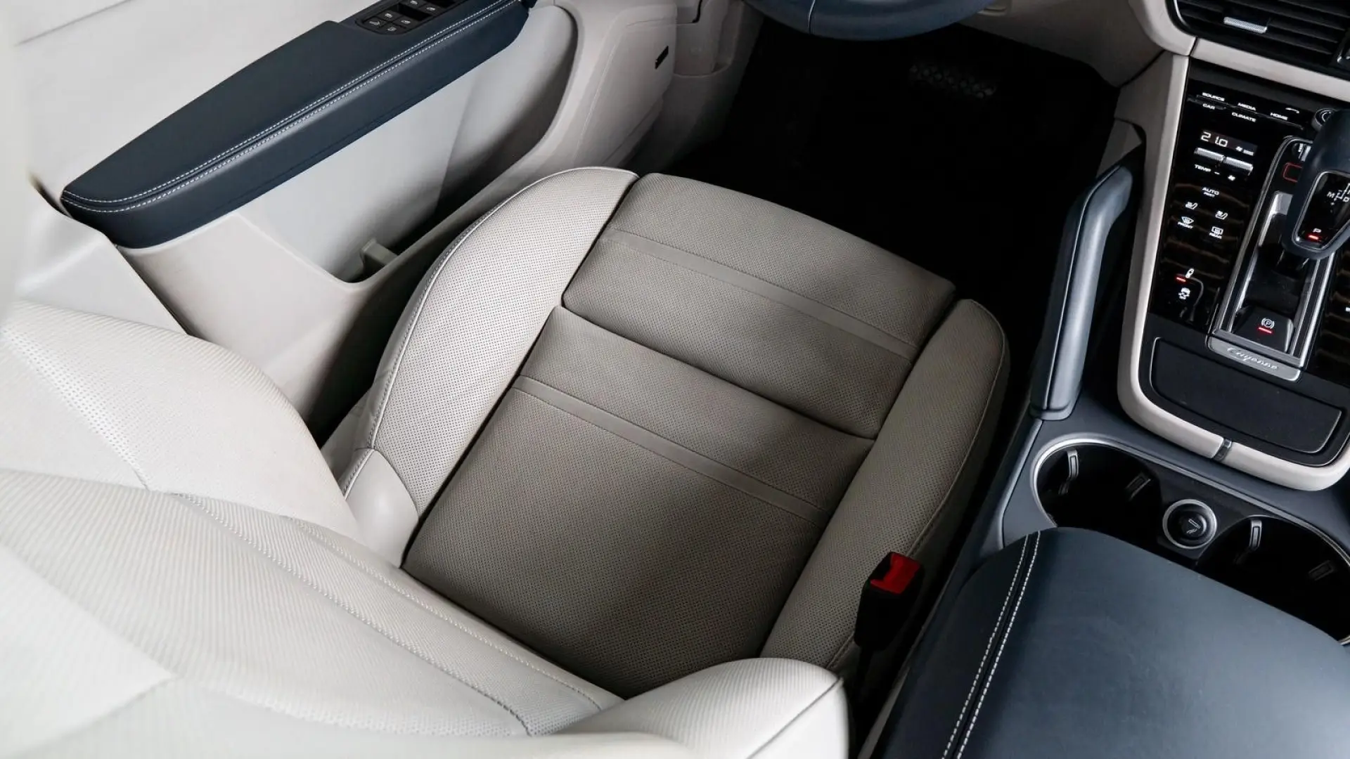 Cayenne Coupe PLATINUM EDITION KAM TOT BOSE
