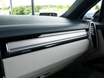 Cayenne Coupe PLATINUM EDITION KAM TOT BOSE