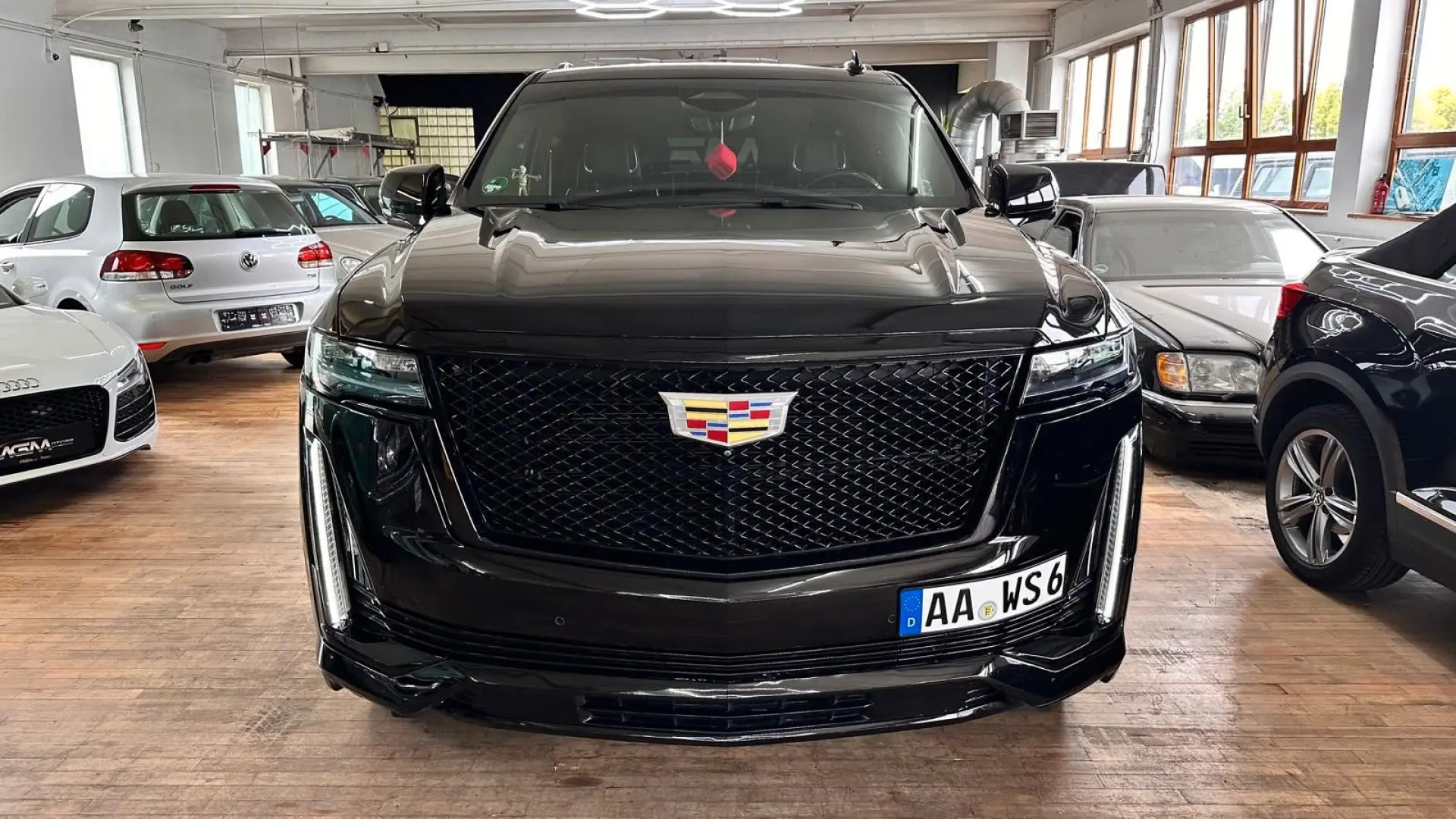 Escalade GMT EU6 6.2 V8 Sport Black Black