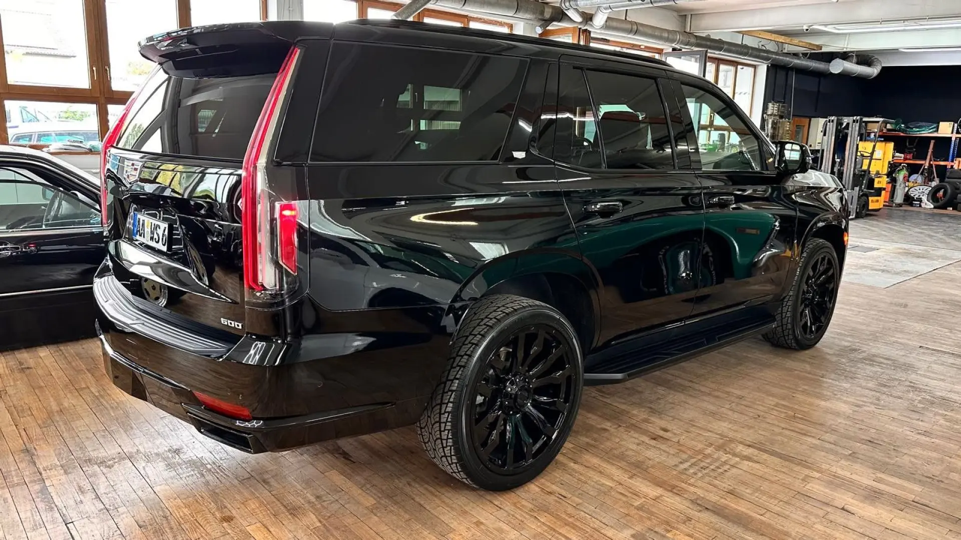 Escalade GMT EU6 6.2 V8 Sport Black Black