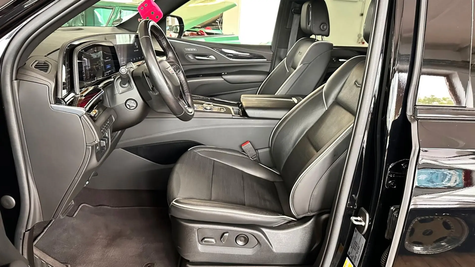 Escalade GMT EU6 6.2 V8 Sport Black Black