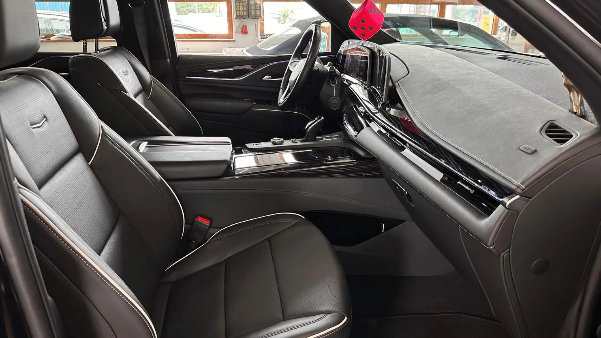 Escalade GMT EU6 6.2 V8 Sport Black Black