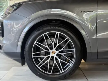 Cayenne E-Hybrid InnoDrive Head-Up Luftf. 18-Weg