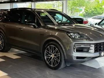Cayenne E-Hybrid InnoDrive Head-Up Luftf. 18-Weg