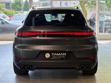 Cayenne E-Hybrid InnoDrive Head-Up Luftf. 18-Weg