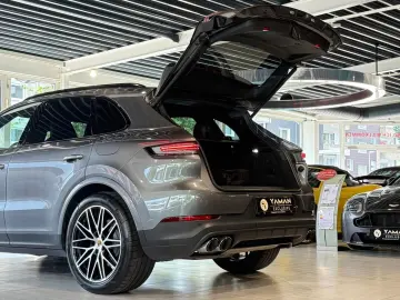 Cayenne E-Hybrid InnoDrive Head-Up Luftf. 18-Weg