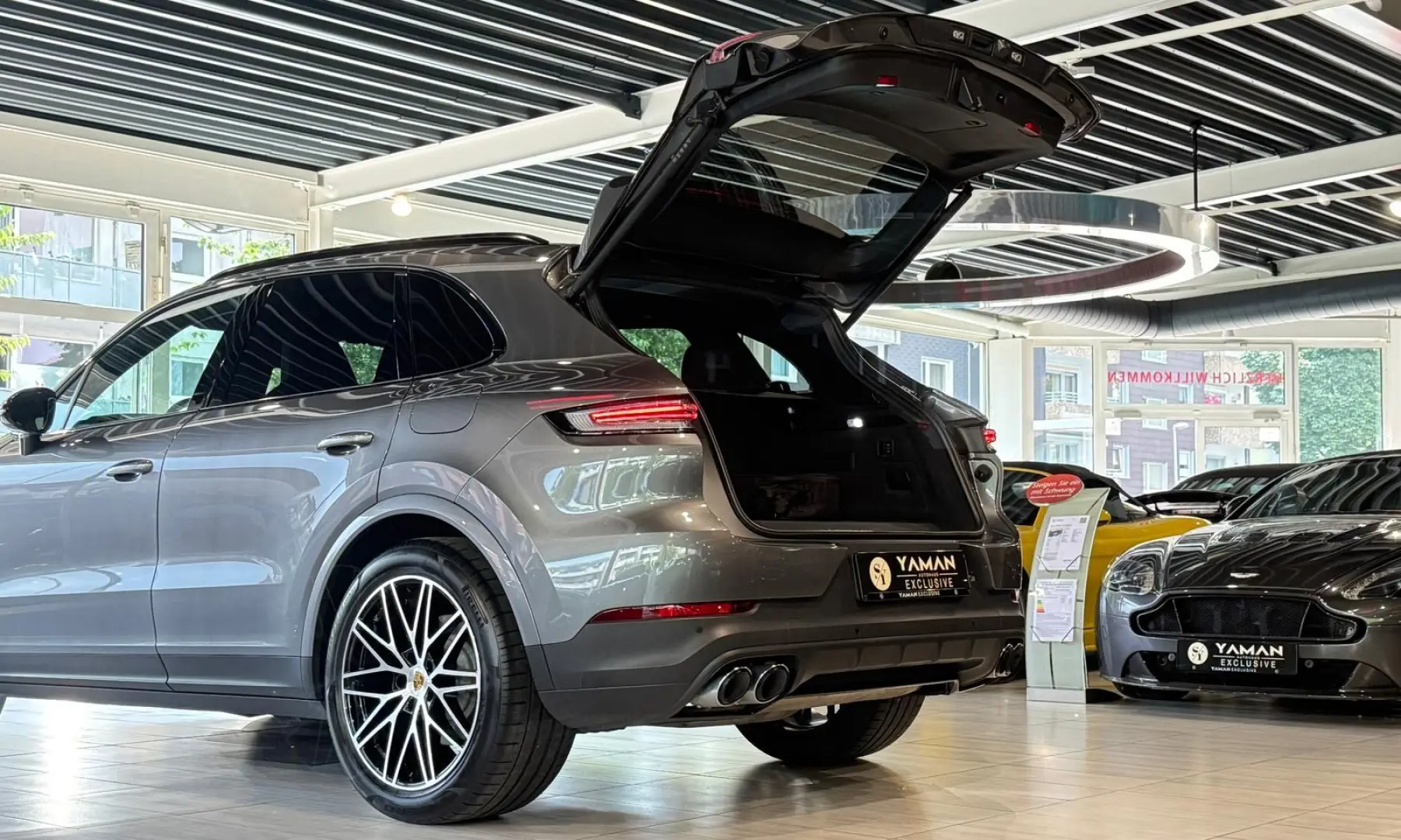 Cayenne E-Hybrid InnoDrive Head-Up Luftf. 18-Weg