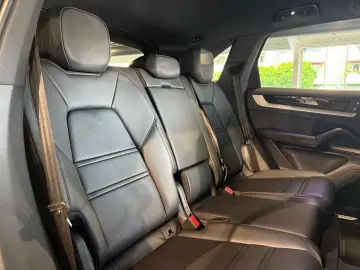Cayenne E-Hybrid InnoDrive Head-Up Luftf. 18-Weg