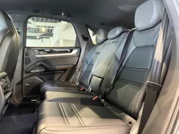 Cayenne E-Hybrid InnoDrive Head-Up Luftf. 18-Weg