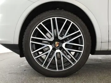 Cayenne Chrono Pano BOSE Inno Sportabgas 22  911