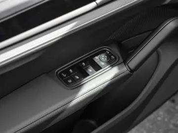 Cayenne E-Hybrid Coupe BOSE InnoDrive Soft-Close