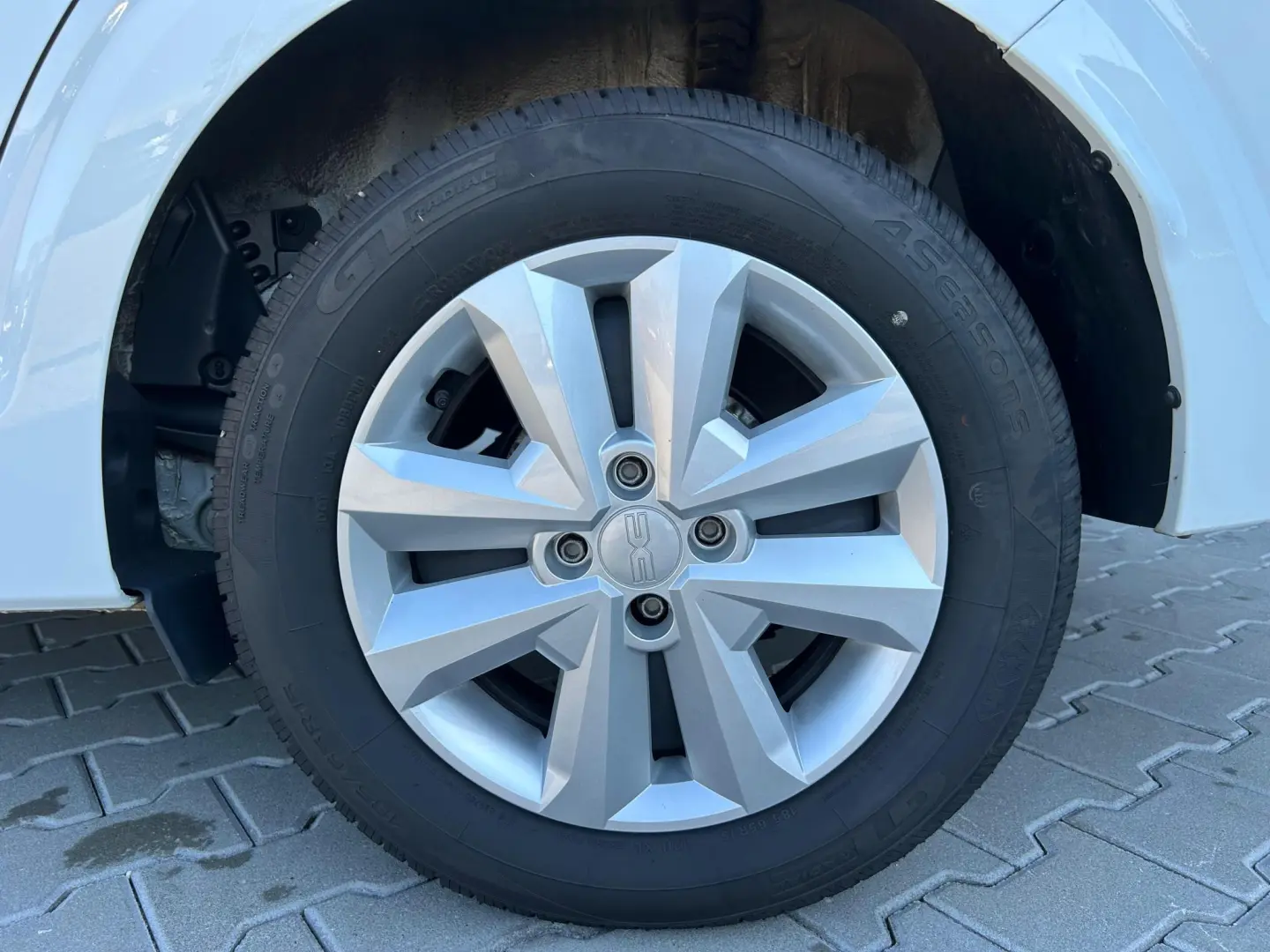 Dacia Logan TCe 90 MT6 Comfort 2023