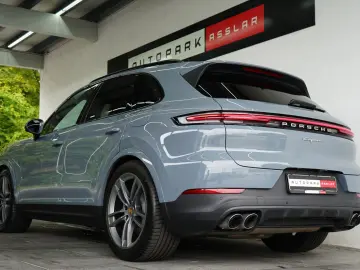 Cayenne E-Hybrid PANO P-Display HUD AHK 18W ACC