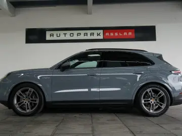 Cayenne E-Hybrid PANO P-Display HUD AHK 18W ACC