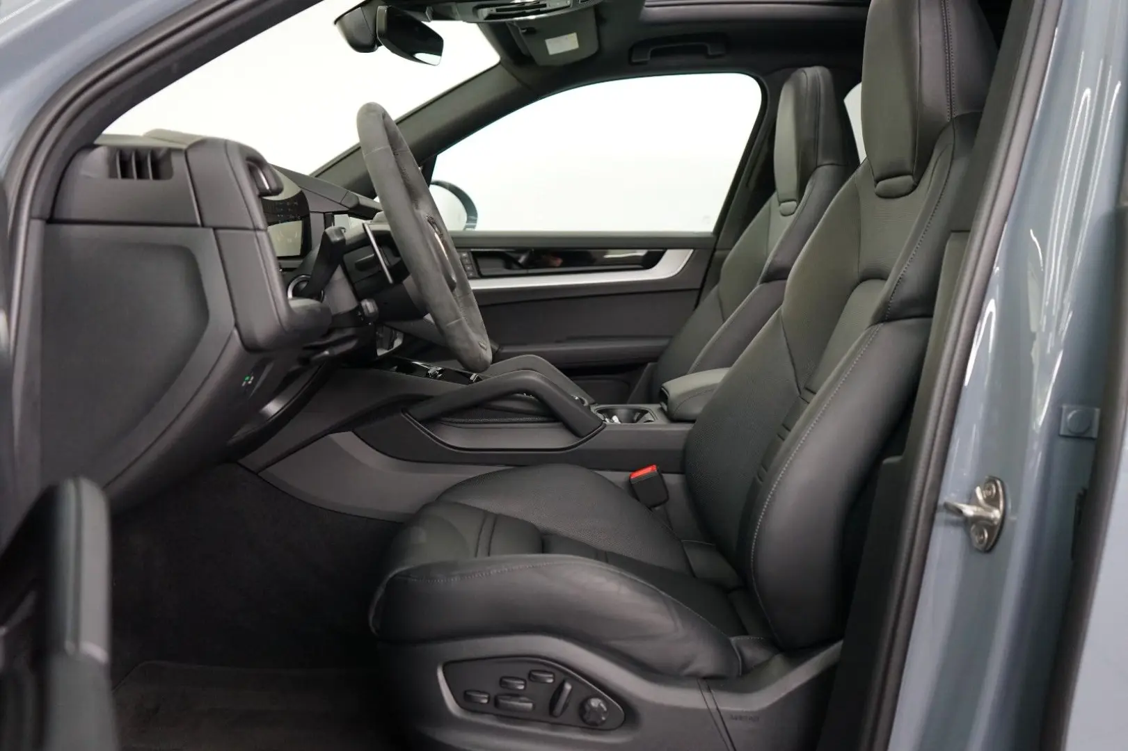 Cayenne E-Hybrid PANO P-Display HUD AHK 18W ACC