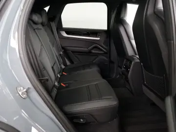 Cayenne E-Hybrid PANO P-Display HUD AHK 18W ACC