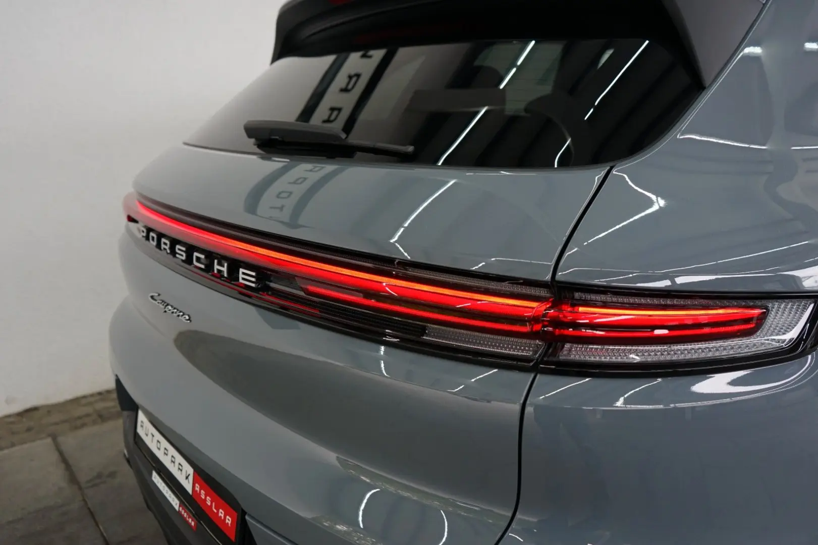 Cayenne E-Hybrid PANO P-Display HUD AHK 18W ACC