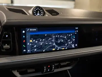 Cayenne E-Hybrid Beifahrerdisplay Massagesitze