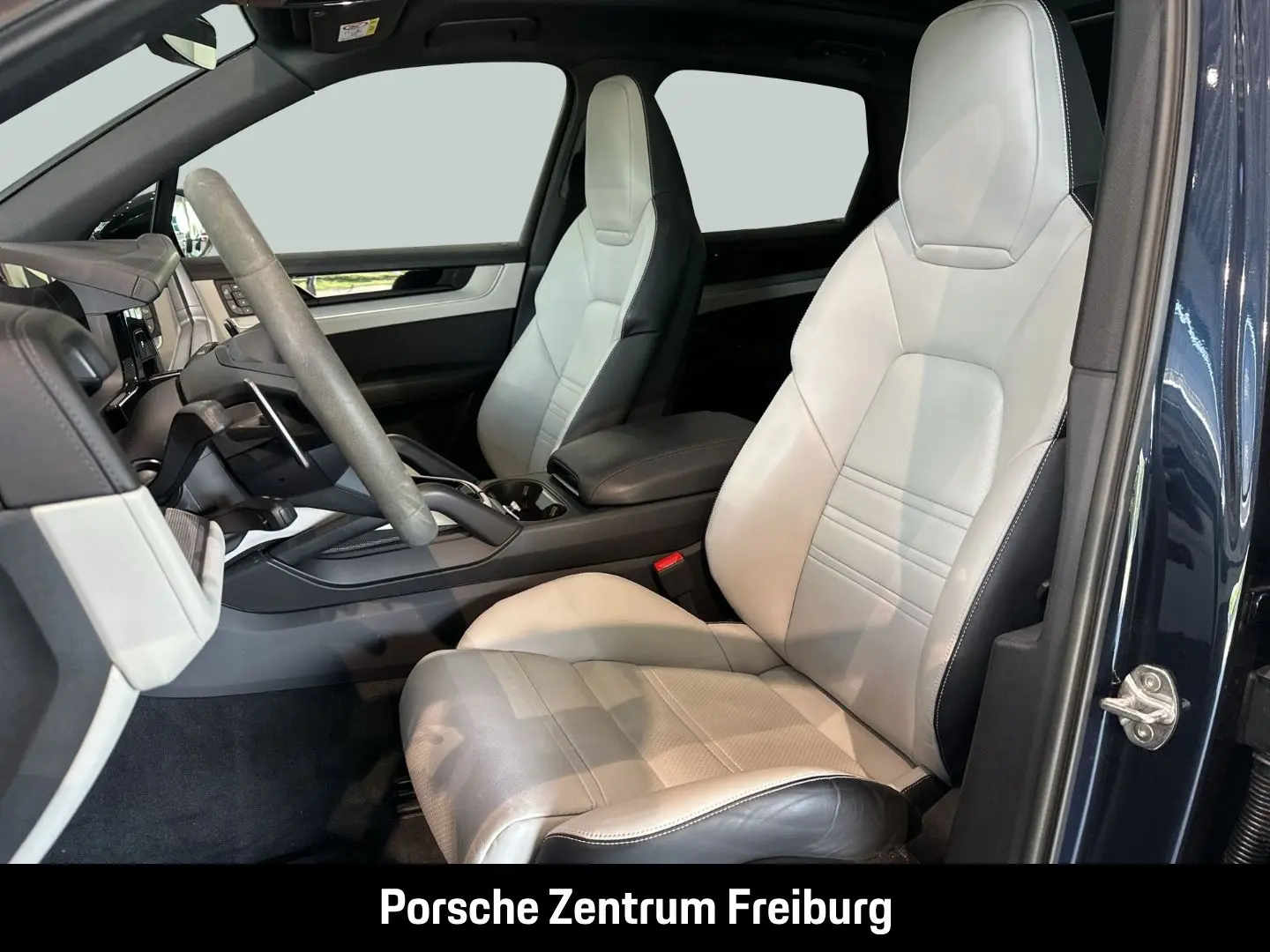 Cayenne E-Hybrid BOSE Luftfederung LED-Matrix