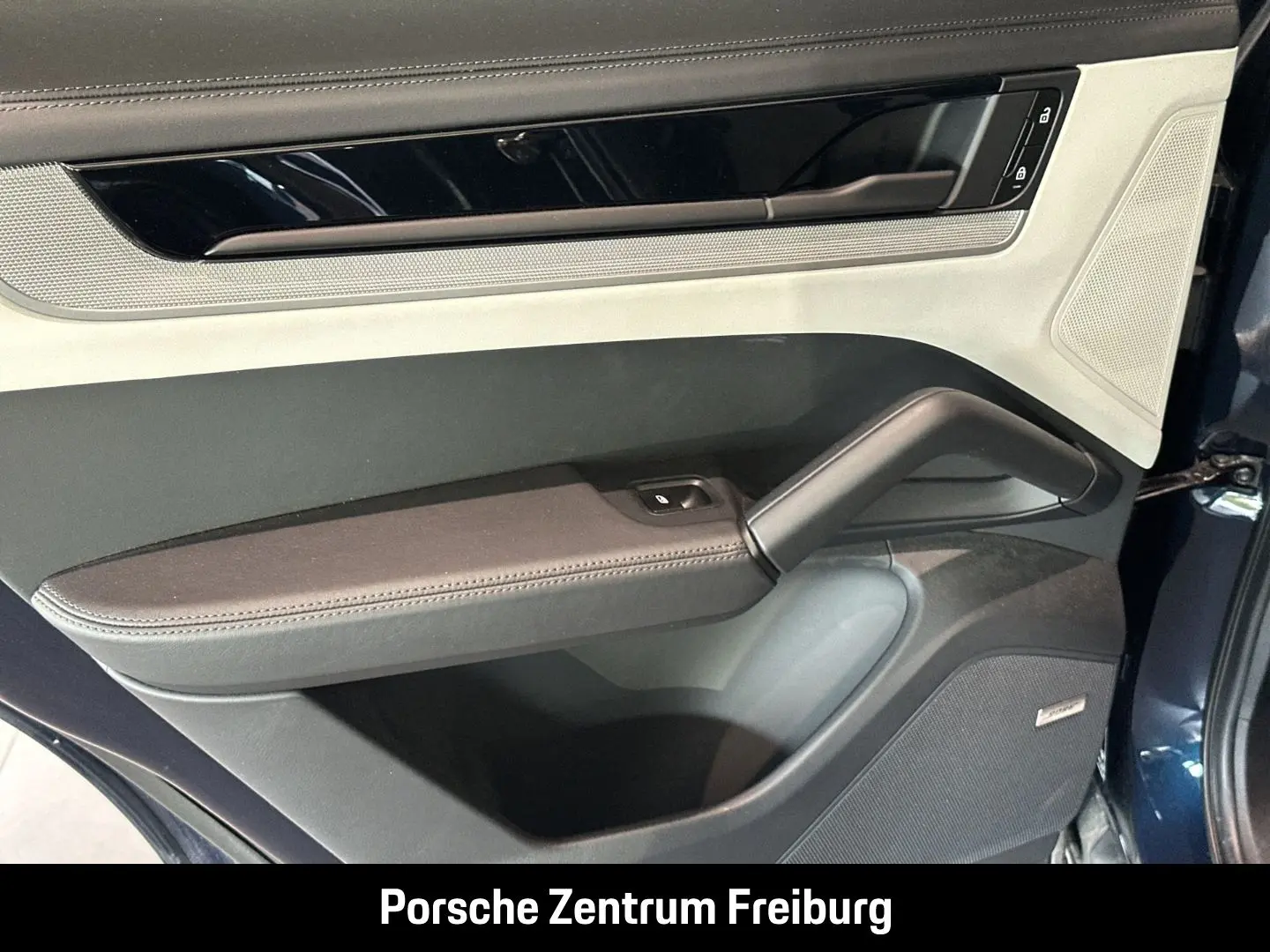 Cayenne E-Hybrid BOSE Luftfederung LED-Matrix