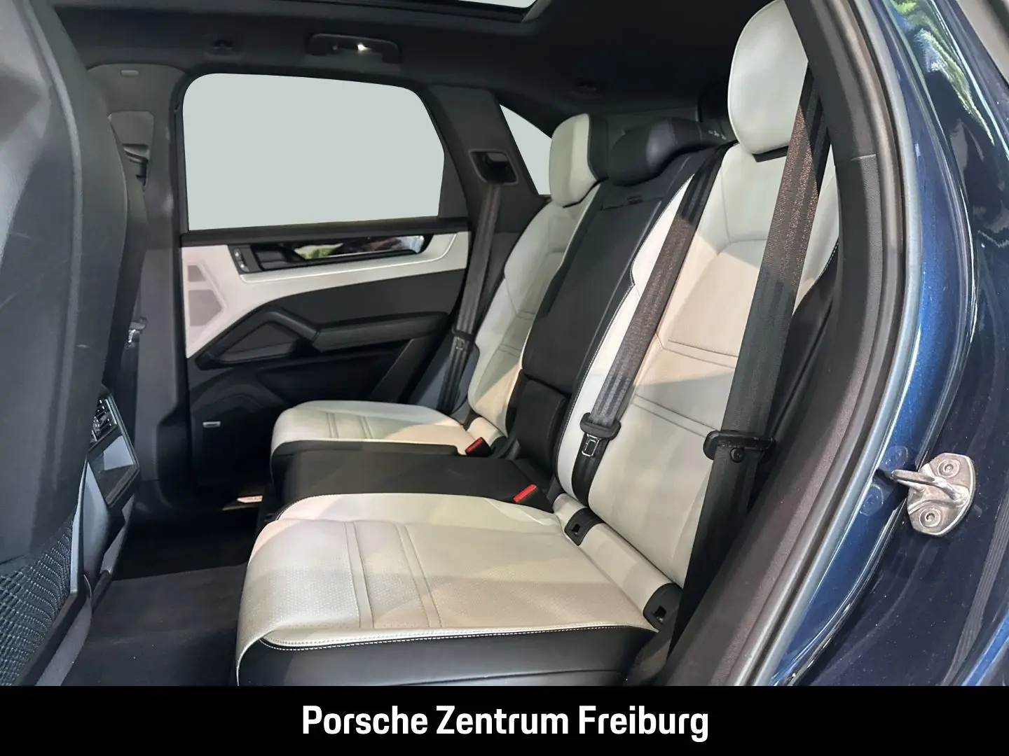 Cayenne E-Hybrid BOSE Luftfederung LED-Matrix