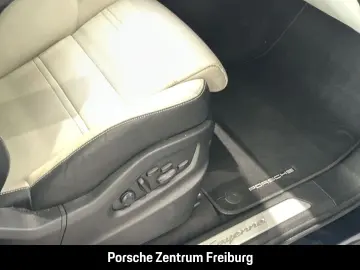 Cayenne E-Hybrid BOSE Luftfederung LED-Matrix